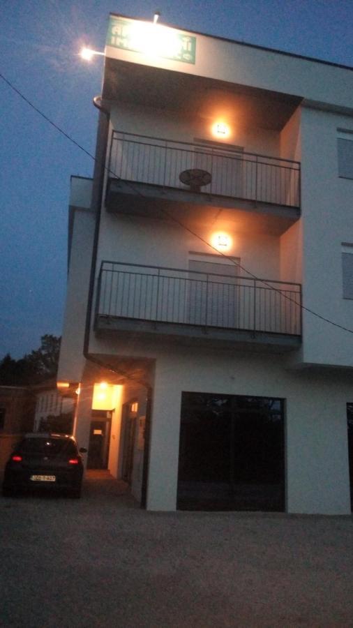 Apartmani Imamovic Dubrave Gornje Exterior foto